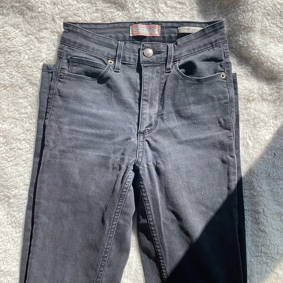 Guess 1982 Skinny - Picture 2 of 5
